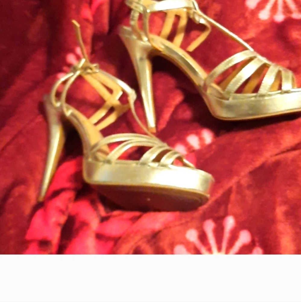 GOLD 6" STILETTOS PLATFORM HIGH HEELS SANDALS size 8 by BRASH